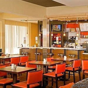 Courtyard By Marriott Greensboro